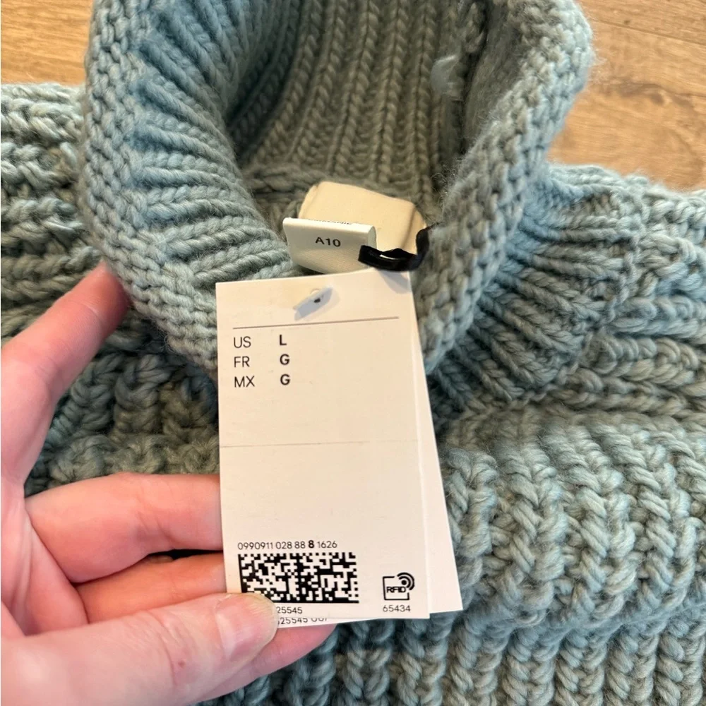 H&M Teal Women's Turtleneck Sweater - Picture 3 of 3